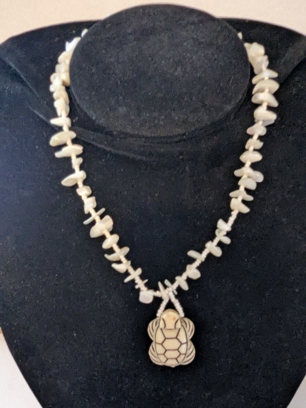 MOP Mother of Pearl Shell Chip Resin Carved Turtle Pendant Necklace